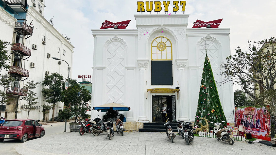 mat_tien_ruby_1