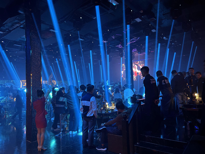sky_club_14