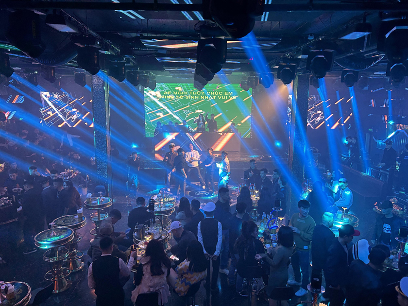 sky_club_21