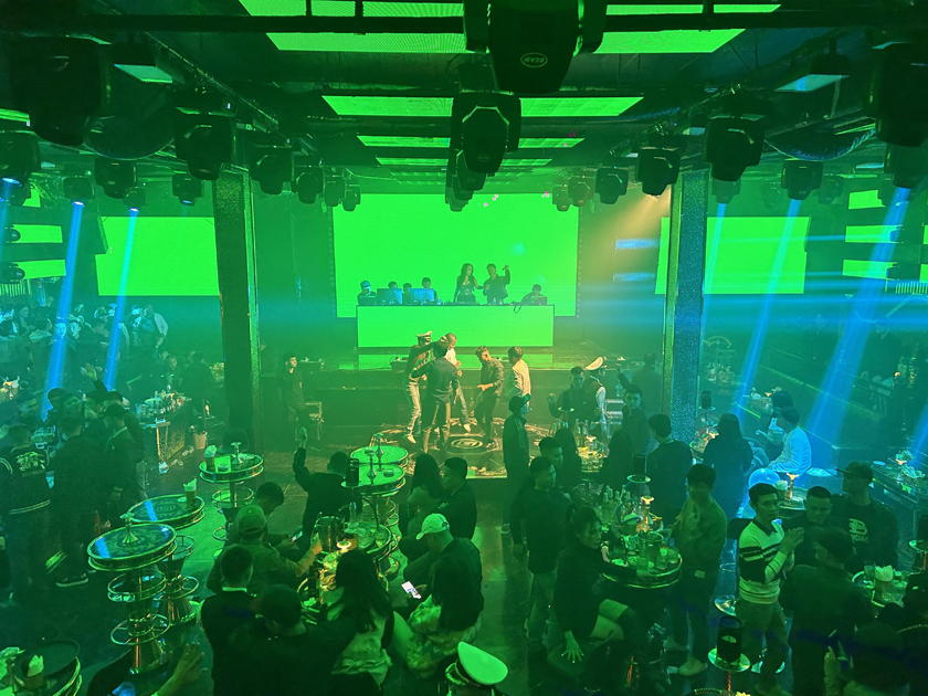 sky_club_23